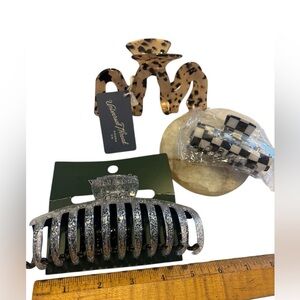 Bundle Universal Thread Black and Silver Hair Accessory  3 clips 🌹